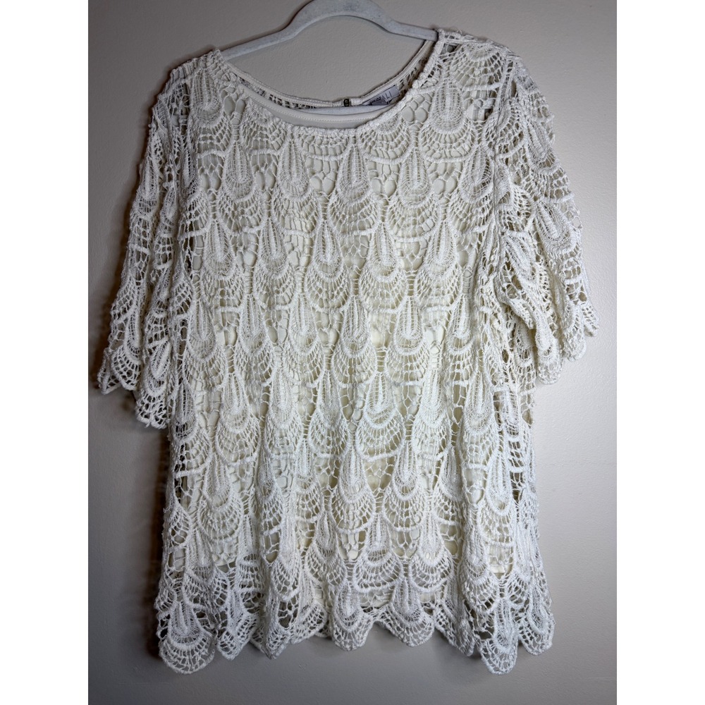 Roz & Ali White Crochet Lace Scalloped Short Sleeve Blouse Top Plus Size 1X